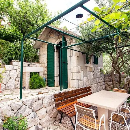 Apartmenthouse *