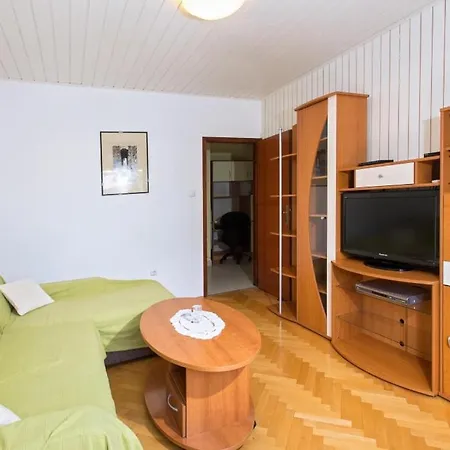 Apartmenthouse