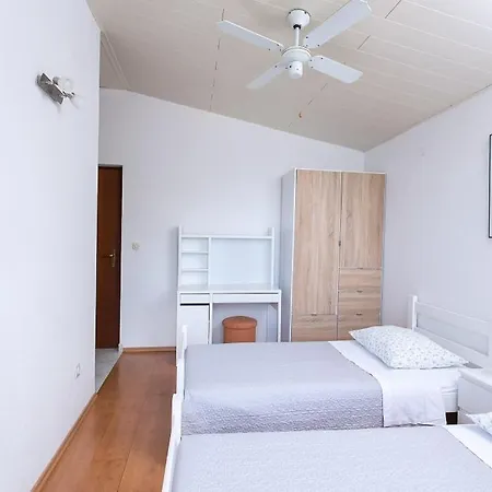 Apartmenthouse Apartment *