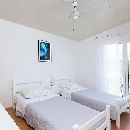 Apartmenthouse